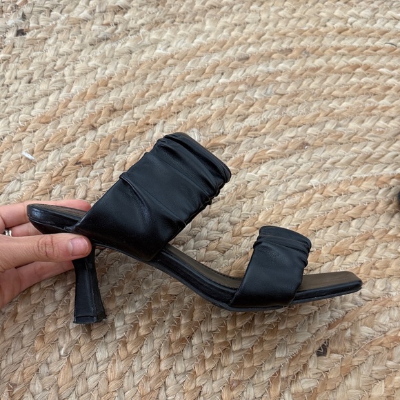 ShuShop Black Ruffled Heels - Picture 3 of 5